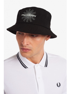 FRED PERRY GRAPHIC PRINT BUCKET HAT