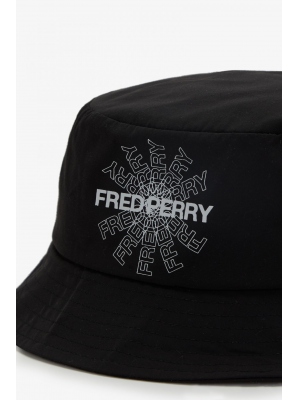 FRED PERRY GRAPHIC PRINT BUCKET HAT