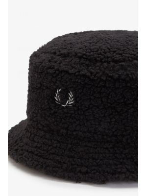 FRED PERRY REVERSIBLE BORG FLEECE BUCKET